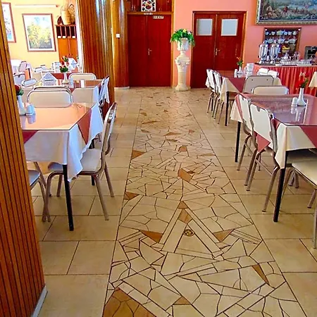 Hellas Hotel 3*